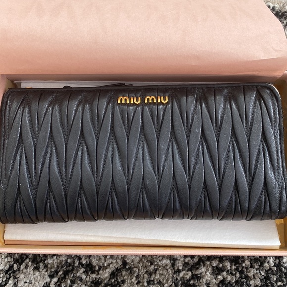 Miu Miu leather continental wallet - Picture 2 of 8